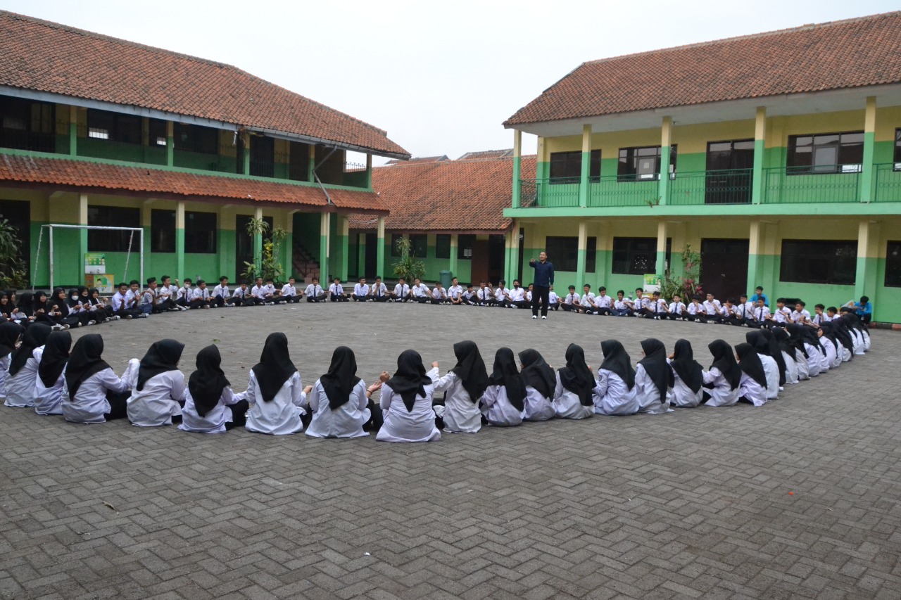 LDKS MTSN KOTA CIMAHI : SEBUAH UPAYA PEMBENTUKKAN KARAKTER PESERTA DIDIK LDKS MTSN KOTA CIMAHI : SEBUAH UPAYA PEMBENTUKKAN KARAKTER PESERTA DIDIK
