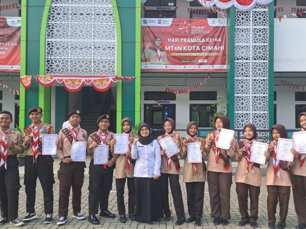 11 Penggalang MTsN Kota Cimahi Raih Tanda Penghargaan Pramuka Garuda