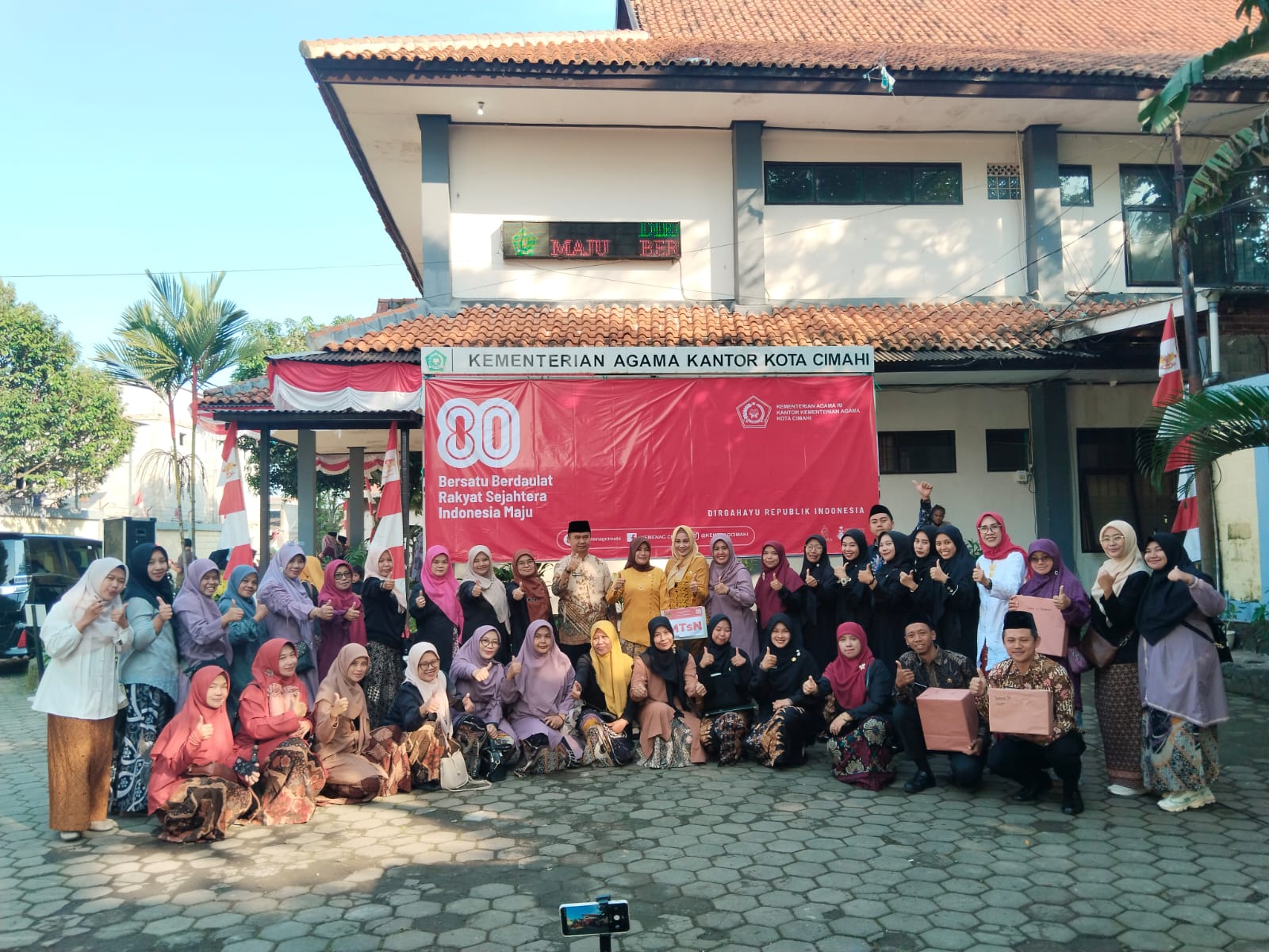 Guru MTsN Borong 7 Kejuaraan Lomba Agustusan Tingkat Kota Cimahi