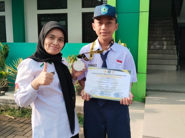 Muhammad Fakhri Akbar Priyadi Sabet Juara 2 Pencak Silat Tingkat Jawa Barat