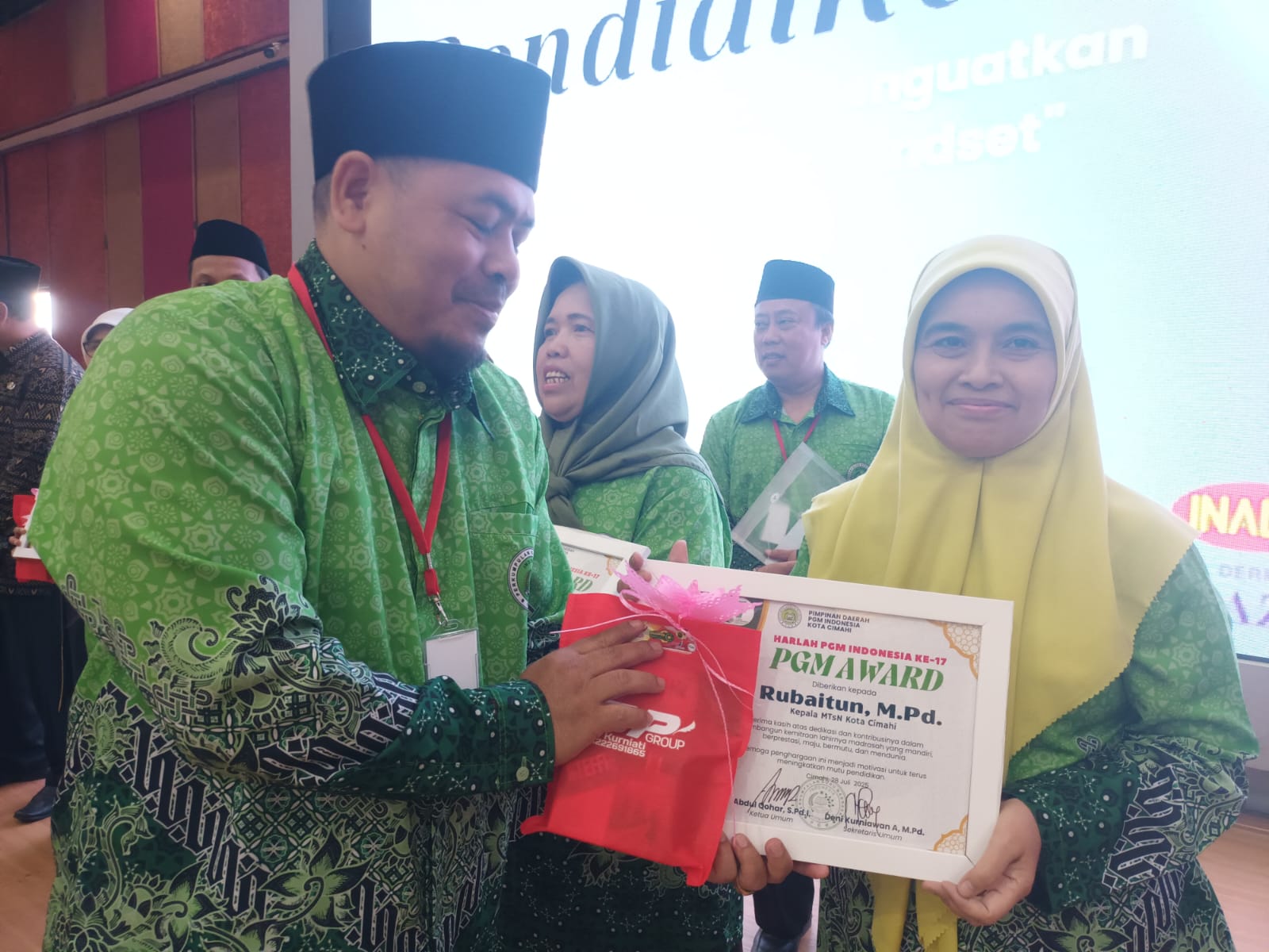 Kamad MTsN Kota Cimahi Raih PGM Award Tahun 2025