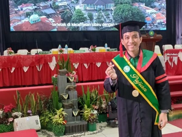 Agus Gunawan Guru Bahasa Arab Raih Gelar Magister Pendidikan di UIN Bandung dengan Predikat Cumlaude