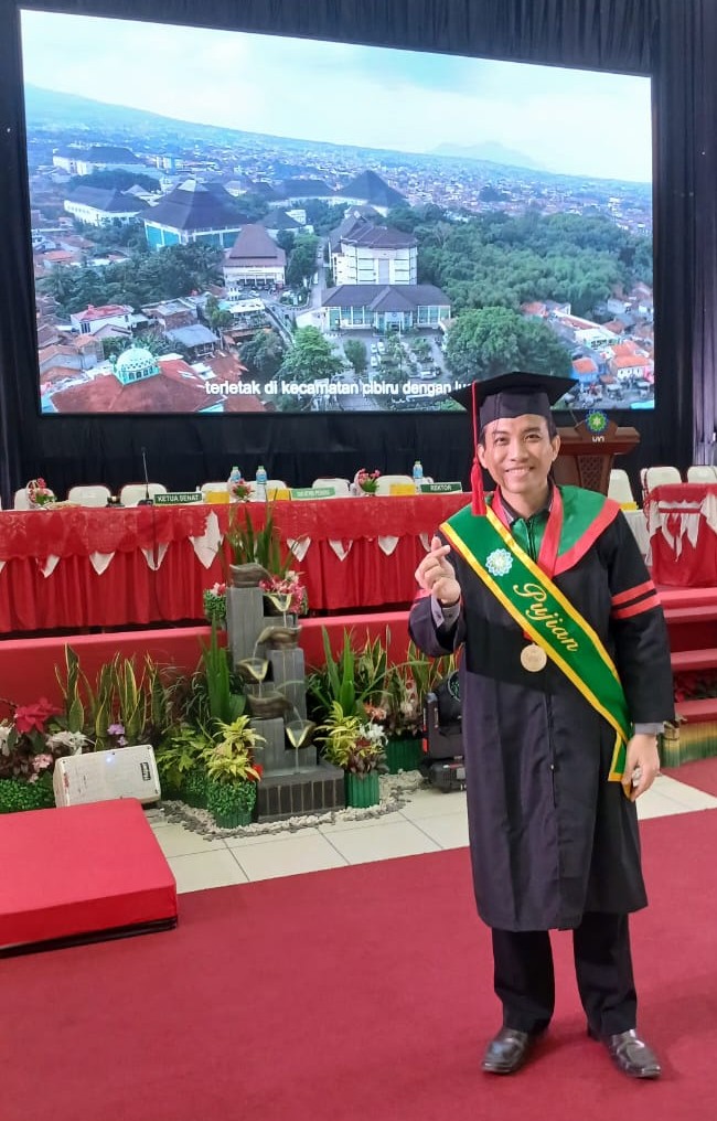 Agus Gunawan Guru Bahasa Arab Raih Gelar Magister Pendidikan di UIN Bandung dengan Predikat Cumlaude Agus Gunawan Guru Bahasa Arab Raih Gelar Magister Pendidikan di UIN Bandung dengan Predikat Cumlaude