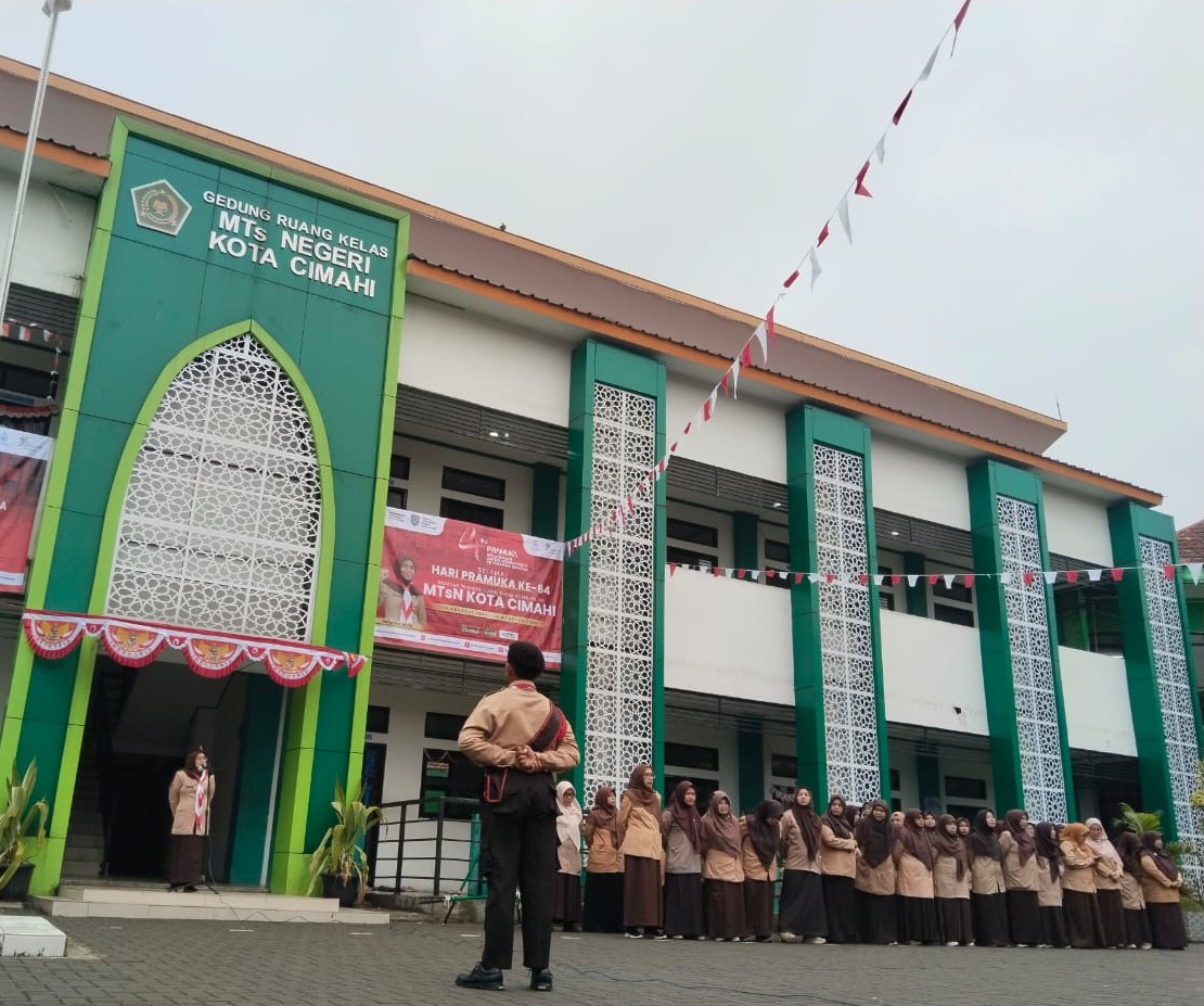 Upacara Hari Pramuka, Kamad : “Pramuka itu Banyak Memberikan Pelajaran Bagi Kita” Upacara Hari Pramuka, Kamad : “Pramuka itu Banyak Memberikan Pelajaran Bagi Kita”