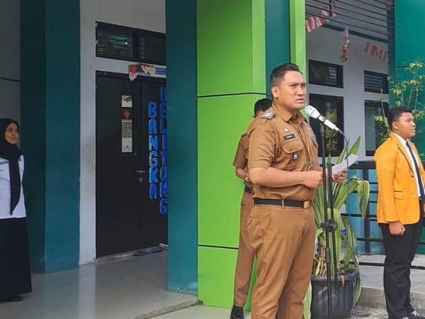 Lurah Cibeber Jadi Pembina Upacara di MTsN Kota Cimahi