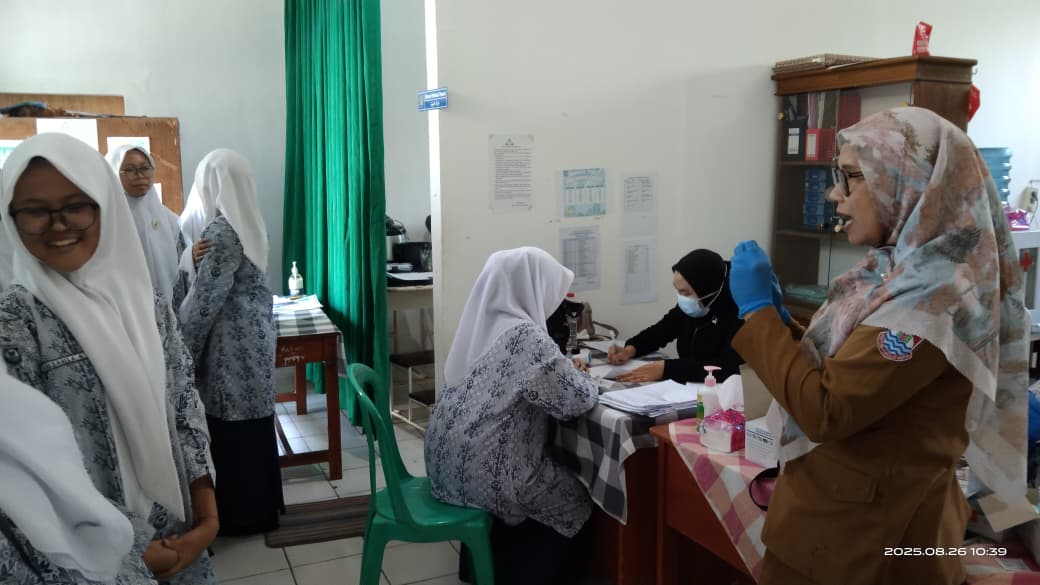 1.000 Lebih Siswa MTsN Kota Cimahi Antusias Ikuti Program Cek Kesehatan Gratis (CKG)