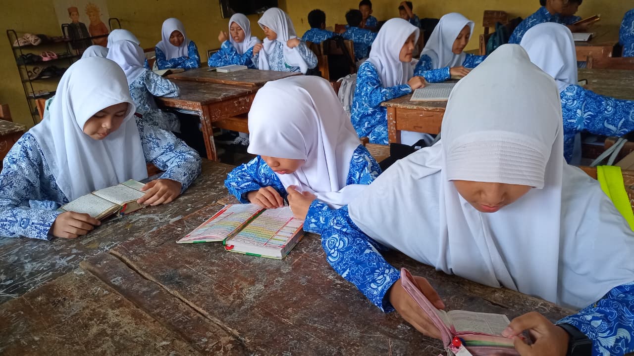 ODOP Tadarus Al-Qur'an Setiap Pagi, Upaya MTsN Kota Cimahi Wujudkan Siswa Bertaqwa