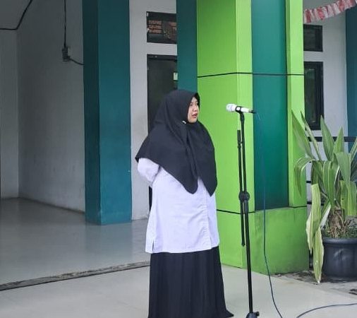 Upacara Khidmat di MTsN Kota Cimahi: Neri Afryani Sampaikan Amanat Memaknai Hari Kesaktian Pancasila