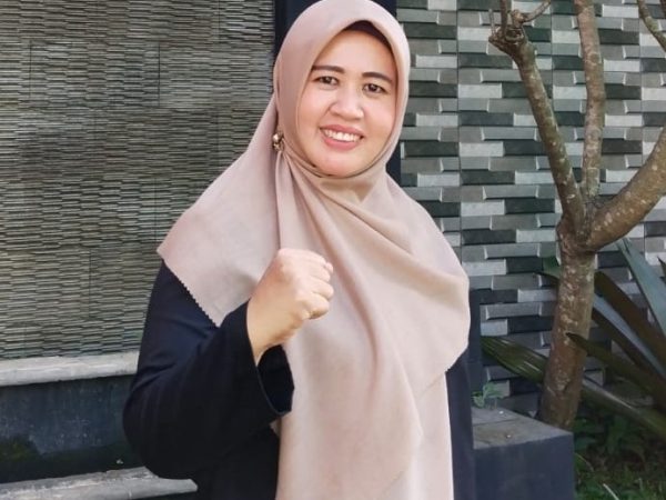 Rohaeni, Alumni yang Kini Jadi Guru Bahasa Sunda MTsN Kota Cimahi