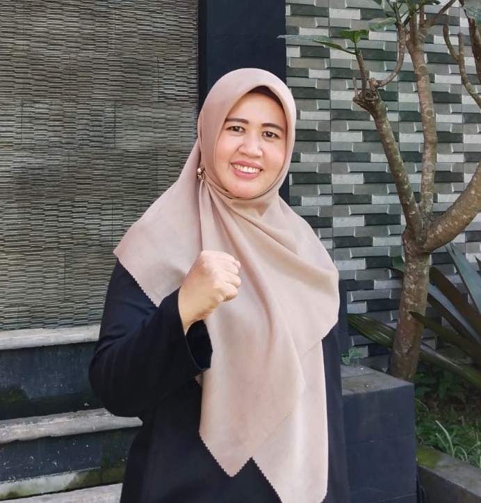 Rohaeni, Alumni yang Kini Jadi Guru Bahasa Sunda MTsN Kota Cimahi