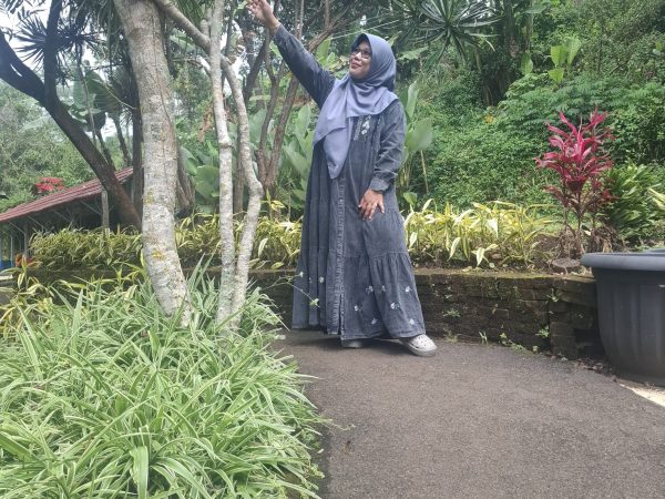 Yayu Wahyuni Hidayati, Kepala Perpustakaan dan Salah Satu Penggerak Literasi MTsN Kota Cimahi