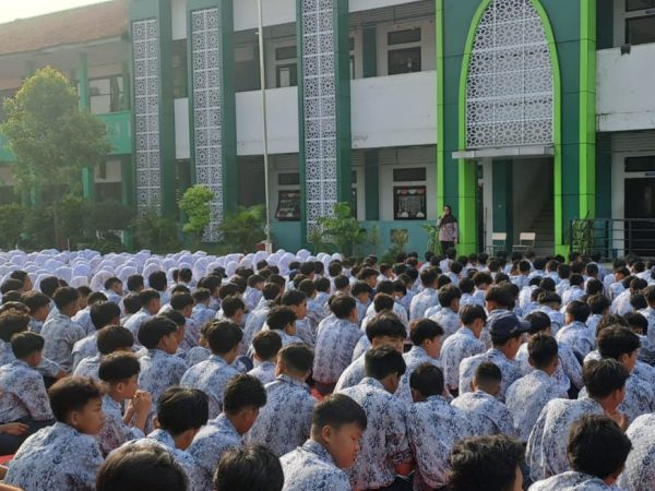 1.041 Siswa Ikuti Sosialisasi Bahaya Narkoba dari BNN Kota Cimahi