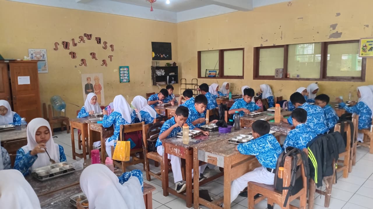Program Makan Bergizi Gratis di MTsN Kota Cimahi untuk 1.041 Siswa
