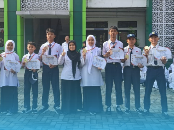 Membanggakan ! Siswa MTsN Kota Cimahi Gondol 9 Medali Kejuaraan Taekwondo Se-Jawa Barat