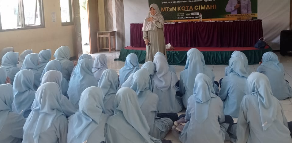 Menata Hati, Menjaga Ucapan — Remaja Putri Belajar dari “Segumpal Daging Penentu Amal” Menata Hati, Menjaga Ucapan — Remaja Putri Belajar dari “Segumpal Daging Penentu Amal”