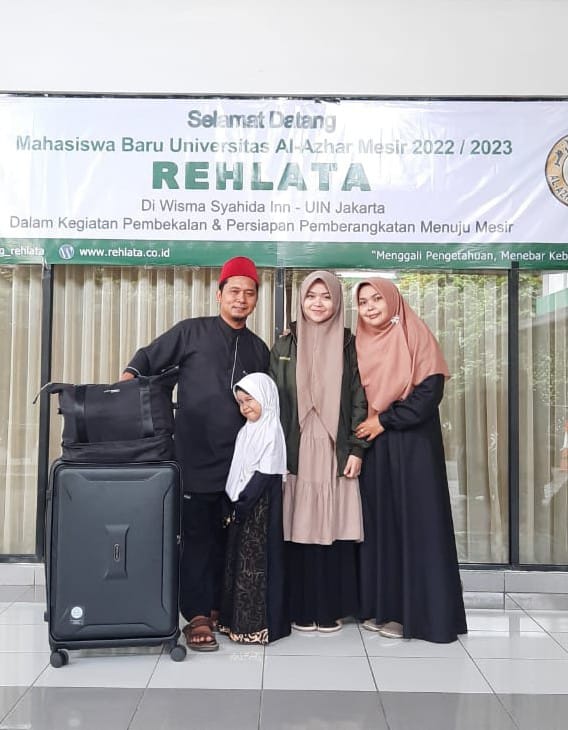 Belajar dari Marfuah, Sosok Ibu yang Sukses Hantarkan Putrinya Kuliah di Al-Azhar Kairo Mesir Belajar dari Marfuah, Sosok Ibu yang Sukses Hantarkan Putrinya Kuliah di Al-Azhar Kairo Mesir